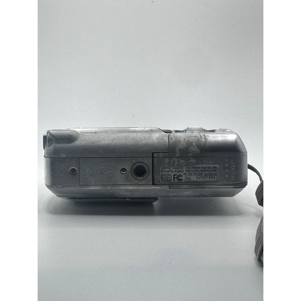 Fujifilm FinePix A340 4MP Untested Digital Camera Silver for Parts / Repair